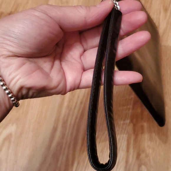 Wallet clutch with strap - Picture 7 of 13